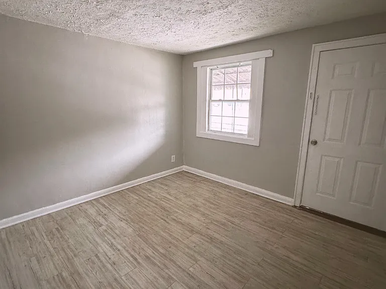 289 W Lake Ave NW #9 — Photo 2