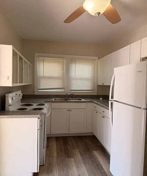 1156 Riverside Ter — Photo 2