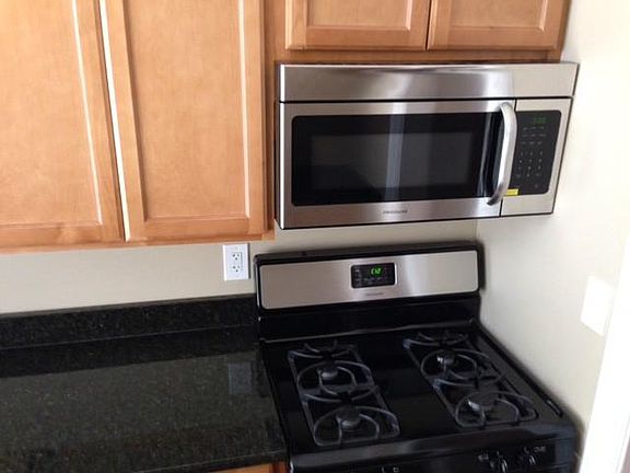 3rd image of 1947 N Bissell St #2FL