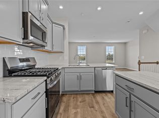 128 Freeman Dr, Hampton, VA 23666