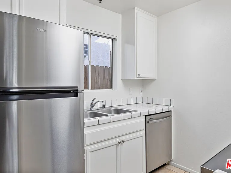 6616 Sylmar Ave #1 — Photo 4
