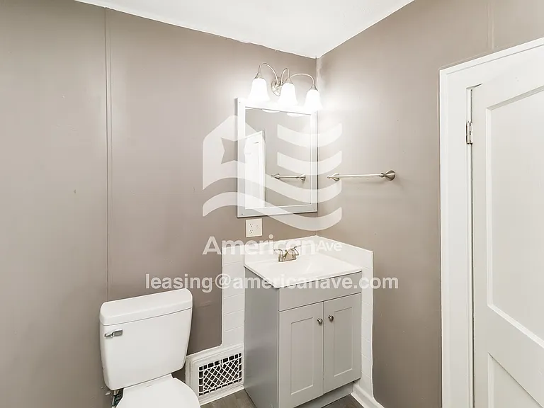 1424347_011_wm_-_bathroom_12891402.jpg