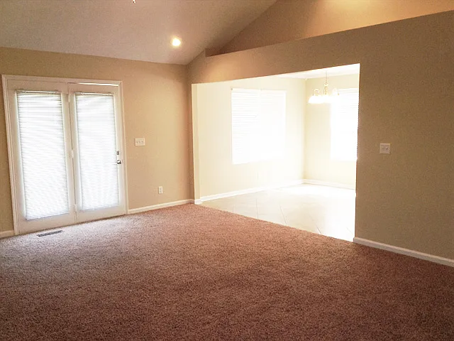 1501 Michael Dr — Photo 5