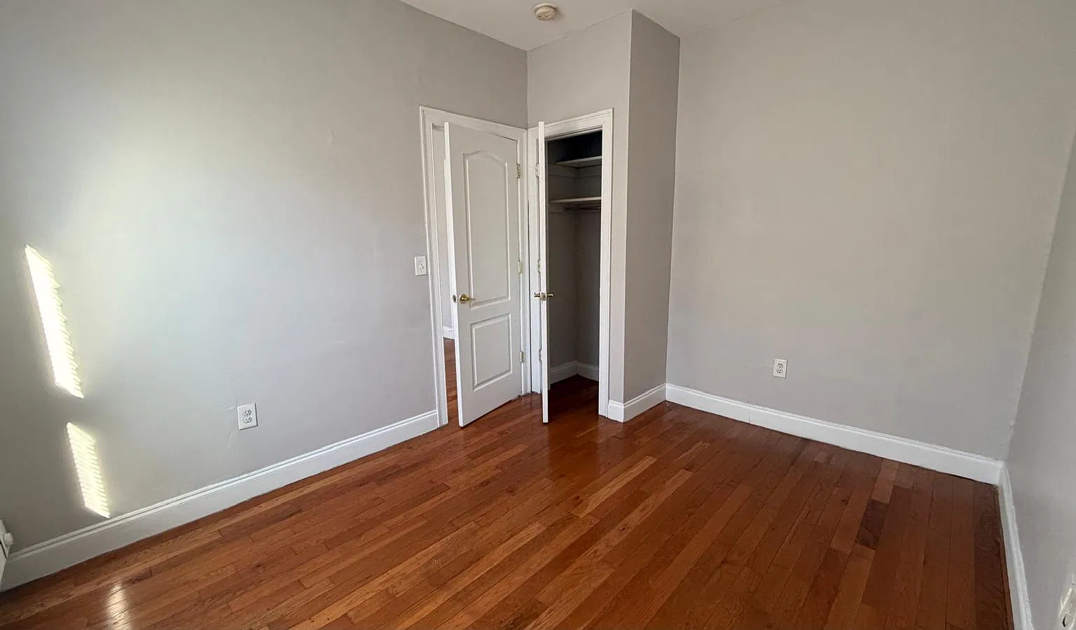 48 Vroom St — Photo 4