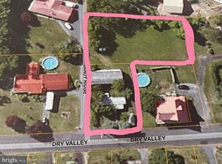 415 Dry Valley Rd, Burnham, PA 17009