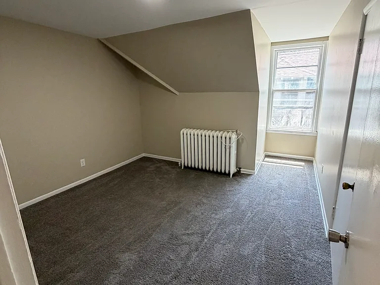 400 Linwood Ave #5 — Photo 8