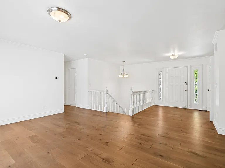 1241 Cambridge Ct — Photo 30