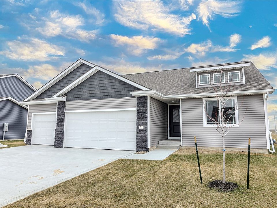 1st image of 719 NE Doe Pointe Dr