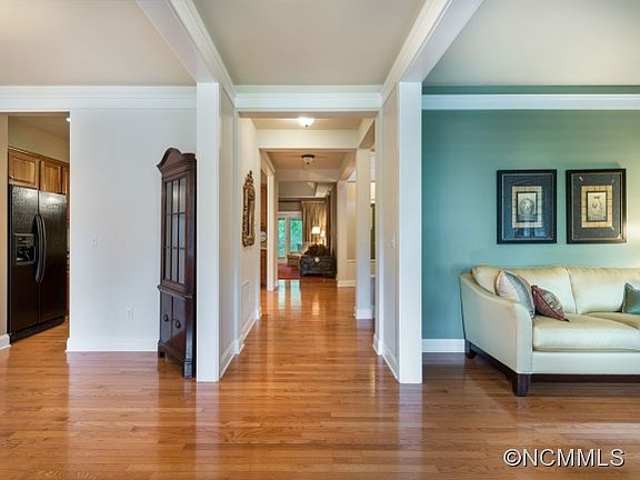 5th image of 19 Kingsmill Ct