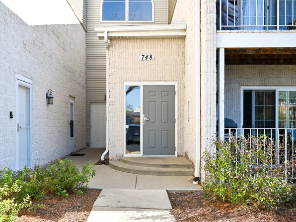 748 N Gary Ave Unit 202, Carol Stream, IL 60188