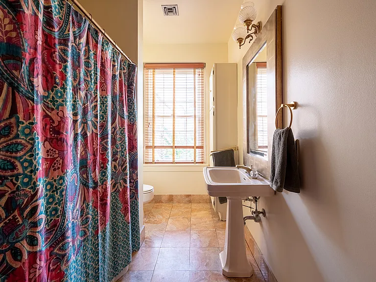 1018 Bienville St #A — Photo 39