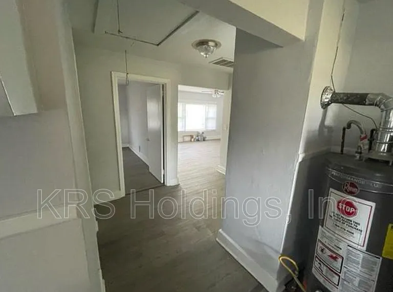 612 46th St — Photo 6
