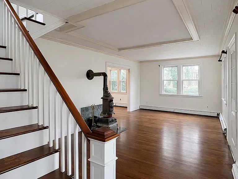 Woodhull Rd — Photo 2