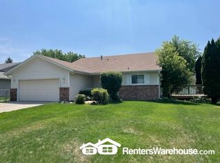 940 99th Ln NE, Blaine, MN 55434