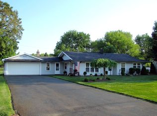 61603 Rambling Way, South Lyon, MI 48178