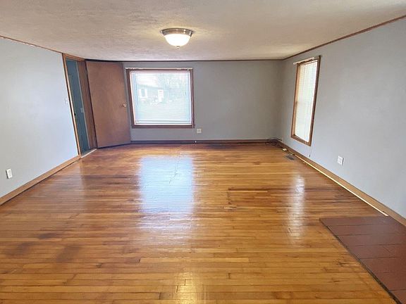 3rd image of 1505 Lawton St