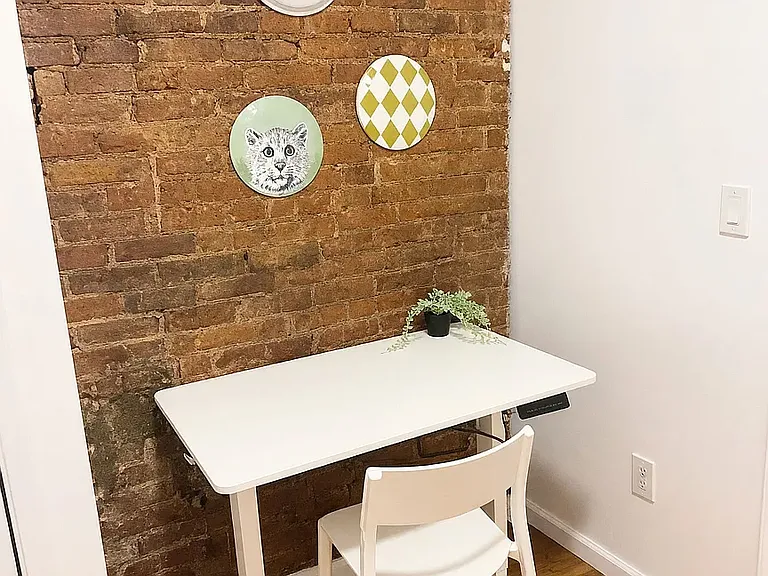 1727 2nd Ave #3R — Photo 6