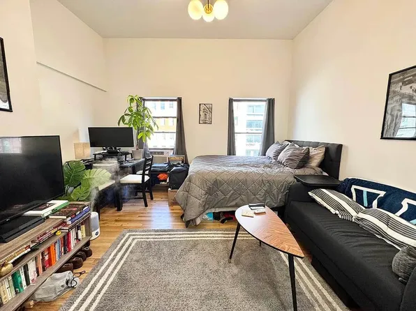 338 West 14th Street image 1 of 6