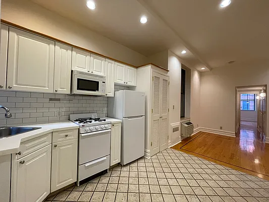 Rented by J & L Holding Corporation | media 17