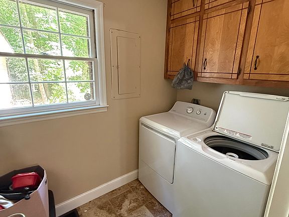 4th image of 75 Self Dr