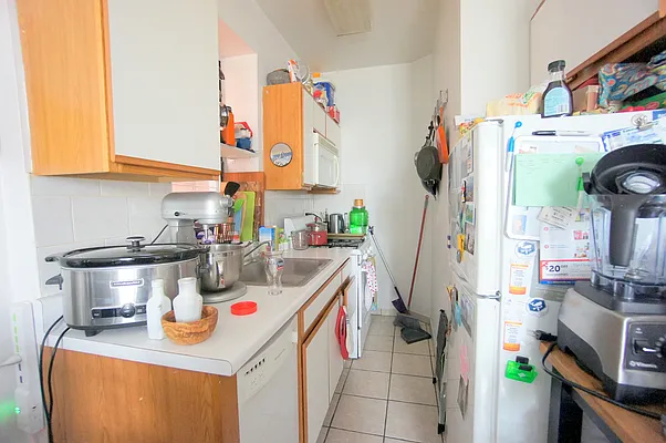 Rented by Compass | media 22