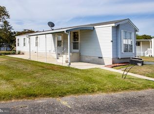 35 Oak Dr, Sicklerville, NJ 08081