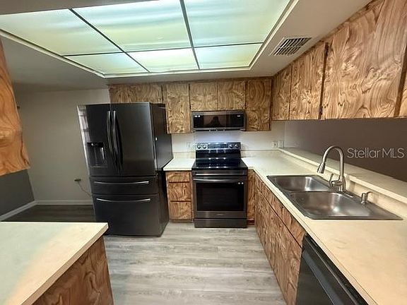 3rd image of 2131 Ridge Rd S APT 74