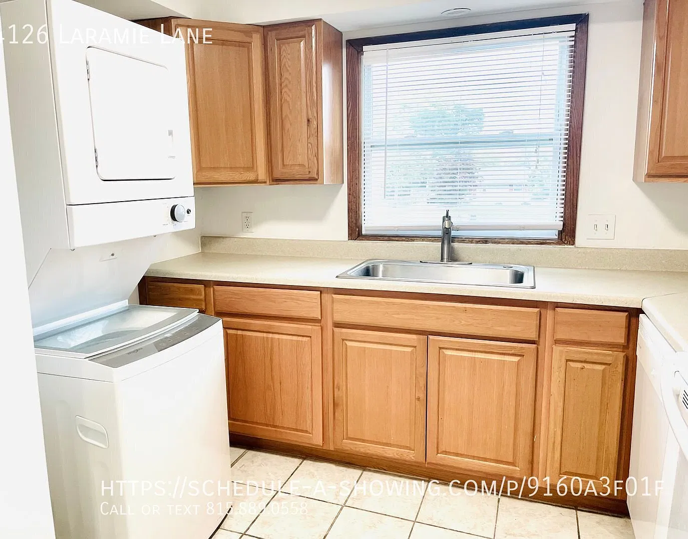 Updated 2 Bedroom Apartment! Washer/Dryer in Unit! Great Community! — Photo 3