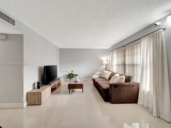 6525 SW 41st Pl #60, Davie, FL 33314