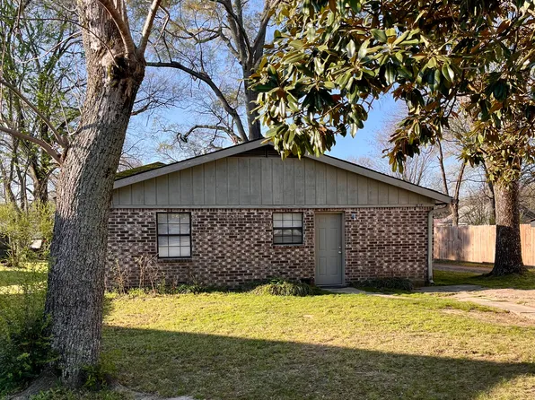 1803 Hairston St #A, Conway, AR 72034