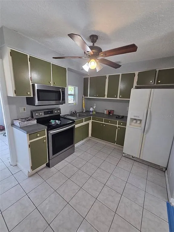 2 bed, 1.0 bath, 757 sqft, $1,700 — Photo 3