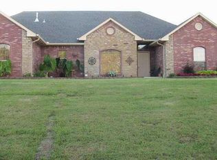 613 Summer Valley Rd, Blanchard, OK 73010