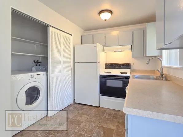 10337 SW Laurel Rd, Beaverton, OR 97005