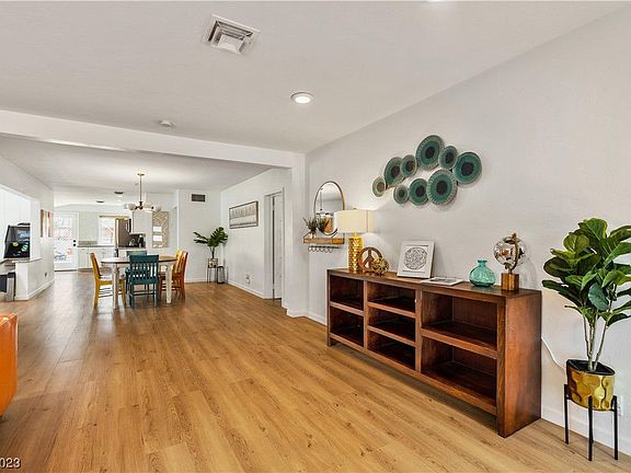 5th image of 1013 Francis Ave