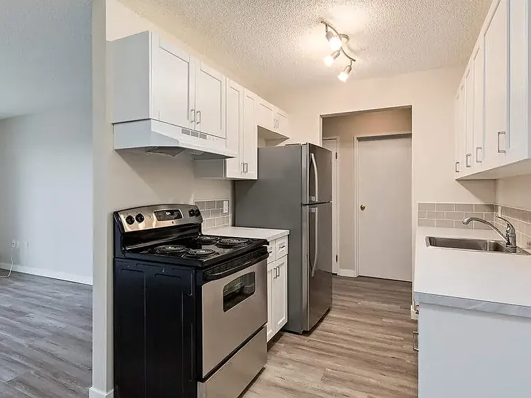 2327 Crestwood Dr SE — Photo 11