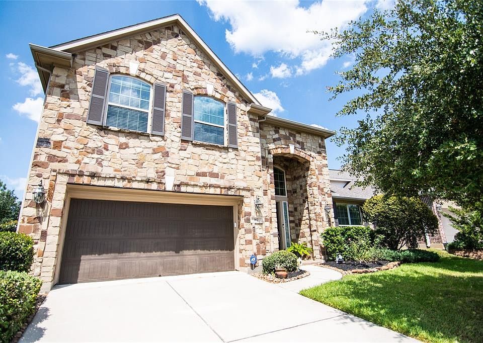 1st image of 167 N Vershire Cir