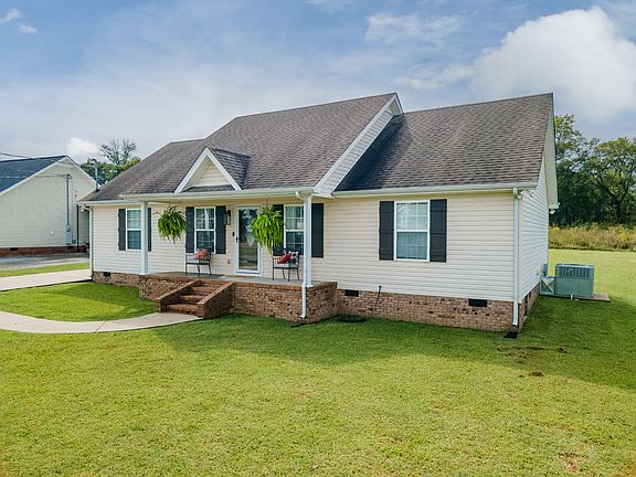 3rd image of 300 Daytona Dr