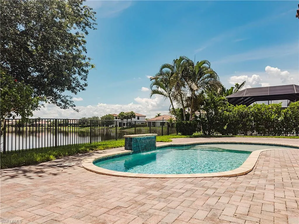 4 bed, 3.0 bath, 2874 sqft, $3,995 — Photo 4