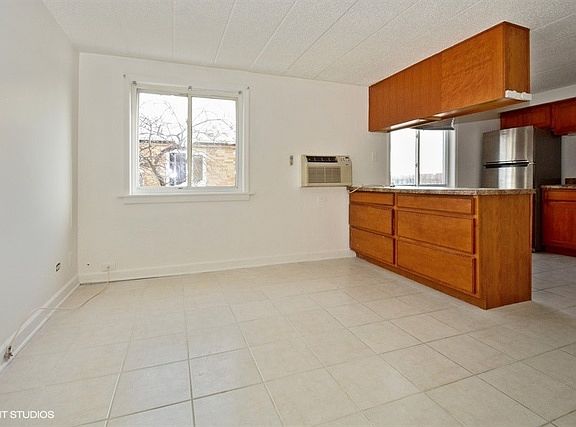 3rd image of 5580 S Archer Ave APT 3B
