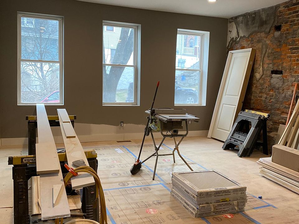 View from door into livingroom