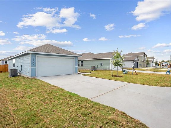 2nd image of 1122 Newey Cir