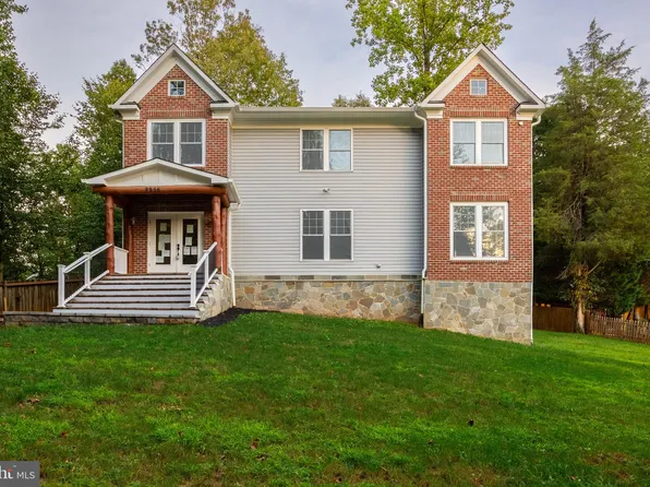 8956 Round Top Rd, Manassas, VA 20112