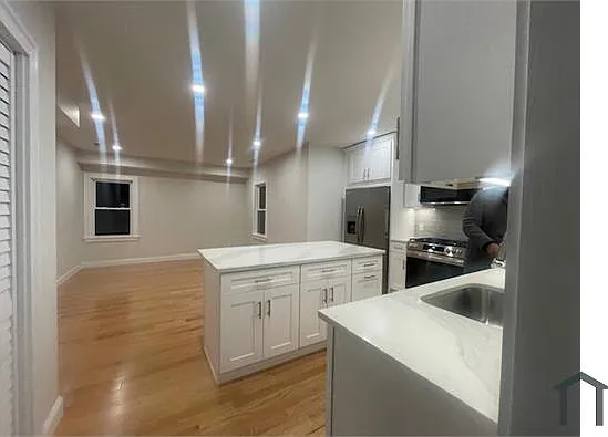 17 Selden St — Photo 10