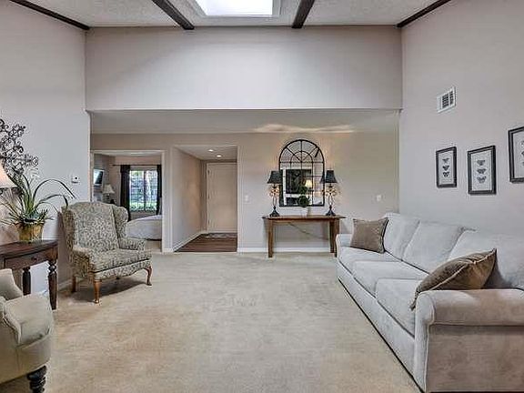 5th image of 215 Paraiso Ct