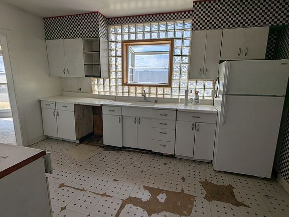 3rd image of 214 N Buena Vista Avenue Jefferson St #252-W-237