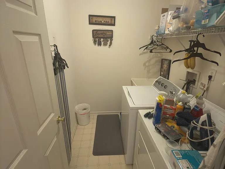 353 Cynthia Ln — Photo 14