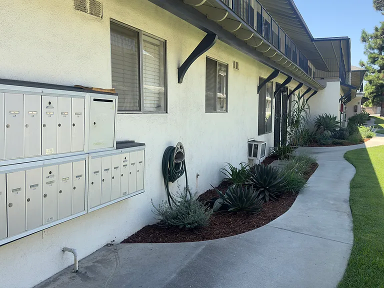 5565 Santa Anita Ave #6 — Photo 10