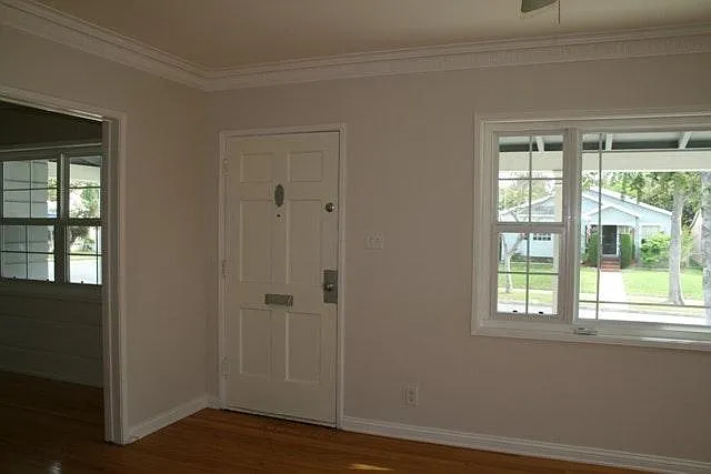 2 bed, 1048 sqft, $3,500 — Photo 3
