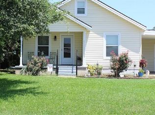 307 E Kempner St, Mabank, TX 75147