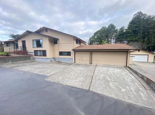 3369 Mitchell Heights Dr, Eureka, CA 95503